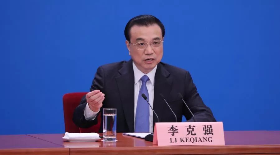 國(guó)務(wù)院常務(wù)會(huì)議部署推進(jìn)城鎮(zhèn)老舊小區(qū)改造，有條件的可加裝電梯！